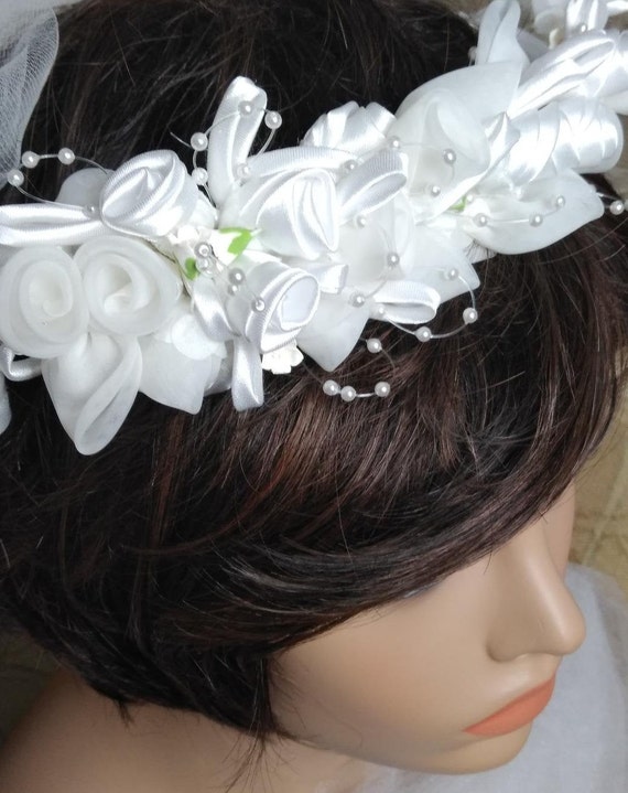 Bridal veil, short, double tier, satin roses and … - image 2