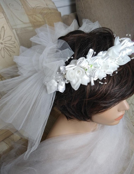 Bridal veil, short, double tier, satin roses and … - image 1
