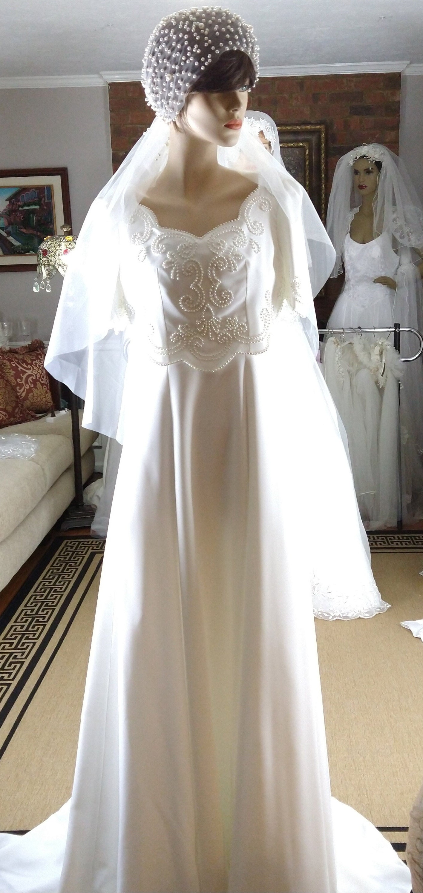Vintage Size 8 Wedding Gown: Handmade Italian Beaded Lace, Crepe Satin Vintage Size 8 Wedding Gown: Handmade Italian Beaded Lace, Crepe Satin