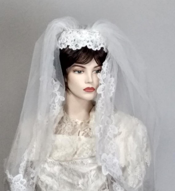 Bridal Veil Cap style, cathedral length, with pea… - image 10