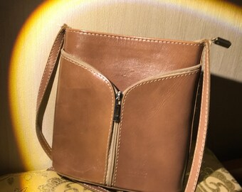 90s Italian Vintage Leather Small Crossbody Bag in Hazelnut color by Vera Pelle