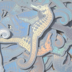 autocollant squelette d'hippocampe | Vinyle holographique pour ordinateurs portables et bouteilles d'eau | Décoration océan, Art nautique, Cadeau unique