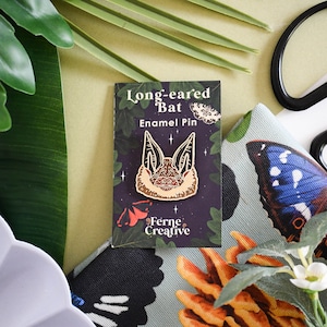 Bat Hard enamel pin, Animal brooch, Pin badge, Lapel pin, Small gift, Animal pin, Nature Gift, Nature Illustration, Pin Collecting, Spooky