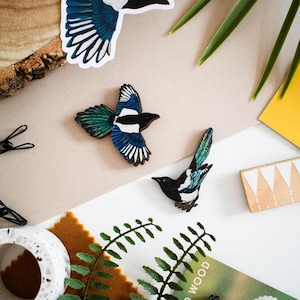 Wooden Magnets Set of 2 | Illustrated Magpie Design, Eco-Friendly Decor, Unique Gift Idea for Bird Lovers & Home Decor