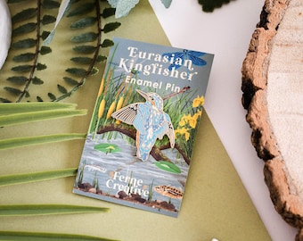 Kingfisher Hard Enamel Pin | Colorful Bird Collectible | Perfect Gift for Nature Lovers & Pin Enthusiasts