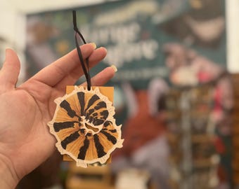 Cinnabar Moth Caterpillar Wooden Hanging Decoration, wooden tree decoration, nature holiday decoration, British Wildlife, caterpillar decor