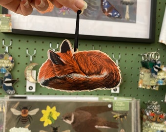 Sleeping Red Fox Wooden Decoration, British Wildlife Illustration for Tree Ornament, Sustainable Christmas gift, Woodland decor