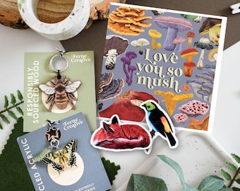 Valentine’s Keyring Gift for Couples & Best Friends – His and Hers Wildlife Keychains with Card