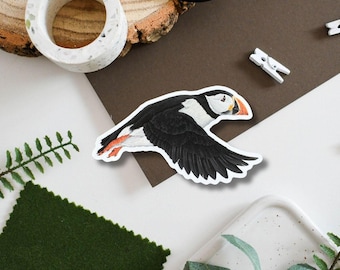 Atlantic Puffin Flying Vinyl Sticker, Seabird decal, British Wildlife, Bird watching gift, Puffin Waterproof sticker, Flying Bird Sticker