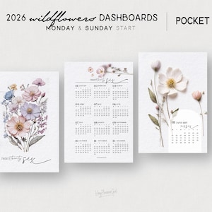 Może przedstawiać: 2026 Wildflowers Dashboard Pocket, drukowany plik PDF. Zawiera trzy projekty: bukiet kwiatów, kalendarz na rok 2026 i pojedynczy kwiat z kalendarzem. Projekty są w miękkich pastelowych kolorach z tekstem "Twenty Twenty Six".