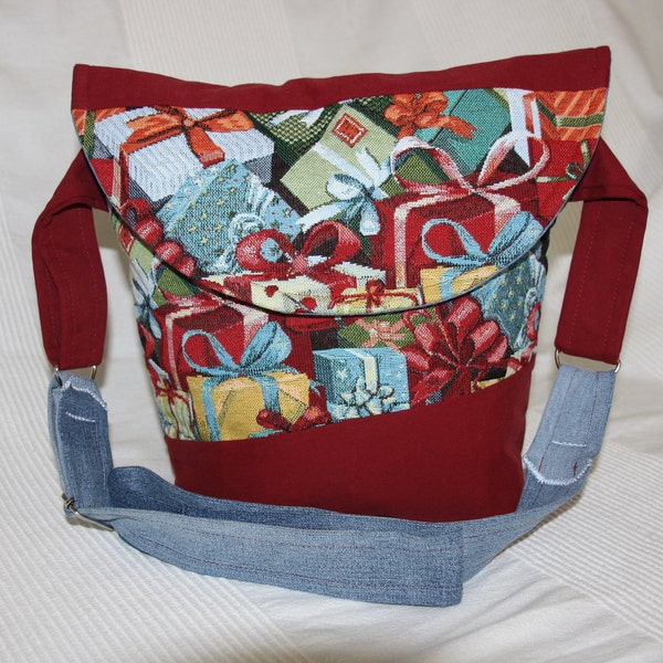 Weihnachtlicher Upcycling Cross-Body-Bag