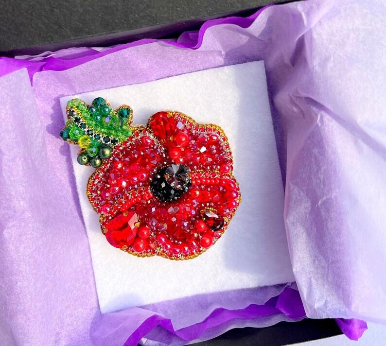 Yodio Poppy Woman Brooches Lily Flower Elegant Womens Brooch Pins Vintage Brooches for Wedding Party Christmas Xmas Décor Red