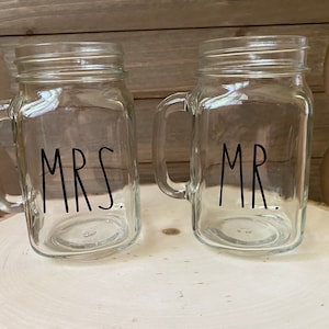 Juego de vasos para beber con el Sr. y la Sra. Mason Jar, frascos de vidrio para bodas, frascos de vidrio para bodas de estilo rústico