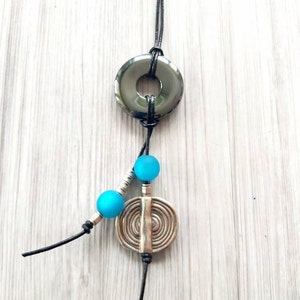 Long gemstone leather chain, necklace, leather strap with hematite donut and polaris beads blue, woman, gift, healing stone, natural stone