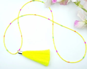 Collana lunga e delicata, boho, etnico, collana hippie in stile Ibiza, nappa, catene, nappa, estate, neon, giallo