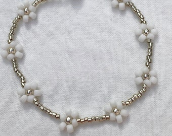 Delicate Silver Bracelet, Daisy Chain Bracelet, Friendship Bracelet, Custom Jewelry, Metallic Jewelry, Magnetic Closure, Delica Beads,