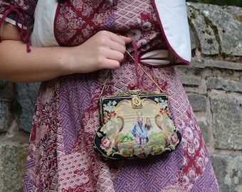 Seltene 40er Jahre Petit Point Handtasche, mit Perlen und Porzellan Kartusche Rahmen