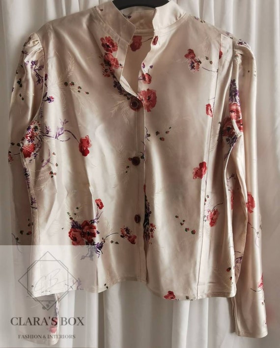 Stunning 1940s floral print satin blouse or jacke… - image 2