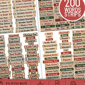 Puede incluir: Una colección de 200 tiras de papel rectangulares con texto e ilustraciones de temática navideña de estilo vintage en colores rojo, verde y crema. Las tiras incluyen frases como Christmas at Home, Holiday Cheer y Santa's Workshop.