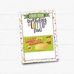 Druckbare Geburtstags-Lotterie-Geschenkkarte. Ich hoffe, Ihr Geburtstag macht viel Spaß beim Lotto. Alles Gute zum Geburtstag. Nicht editierbar.