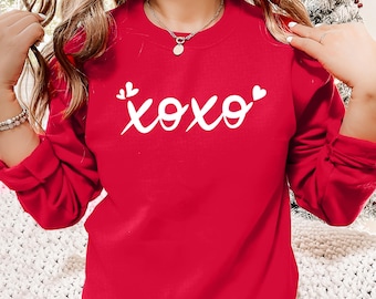 Valentines Day Sweater For Womens, XOXO Sweatshirt, Girly Valentine Graphic Tee, Matching Couples Shirt Outfit, Valentines Day Gift For Her