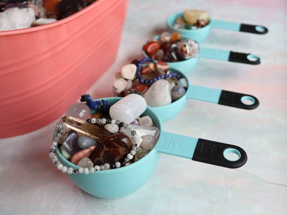 Surprise Crystal Confetti Scoop – Raw Crystals, Tumbles & Jewelry