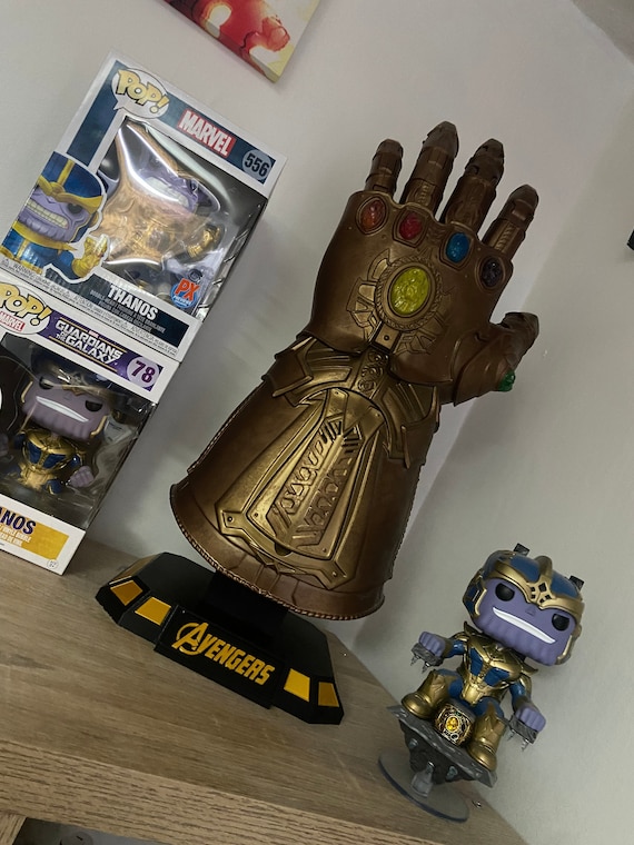 Infinity gauntlet hotsell toy review