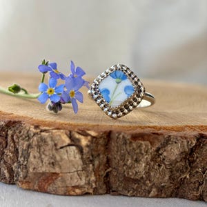 Anello &quot;Non ti scordar di me&quot;, Anelli in ceramica riciclata, Anello in argento sterling, Anello in argento importante, Anello in porcellana rotta, Anello in ceramica vintage