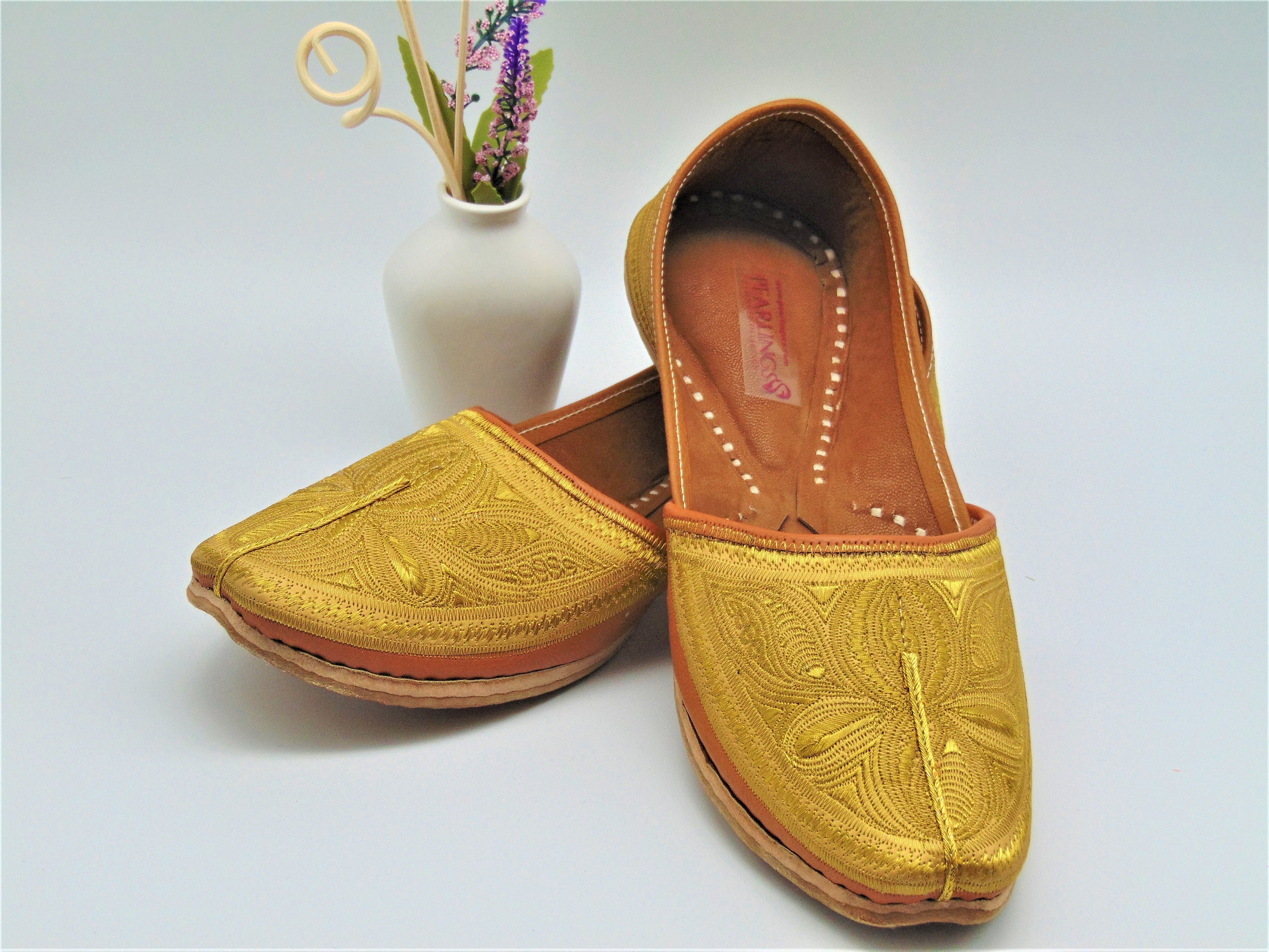 Schoenen Herenschoenen Loafers & Instappers Heren schoenen traditionele bruin met gouden schoenen Indiase Mojari Loafers Flat Khussa Jutties 