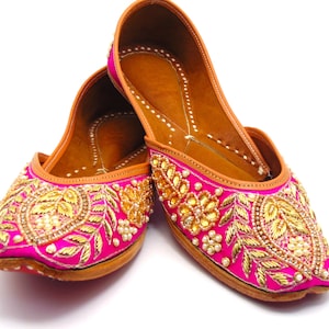 Ethnic Indian genuine leather Bridal shoes with embroidery Juti Khussa sandals flats slip on