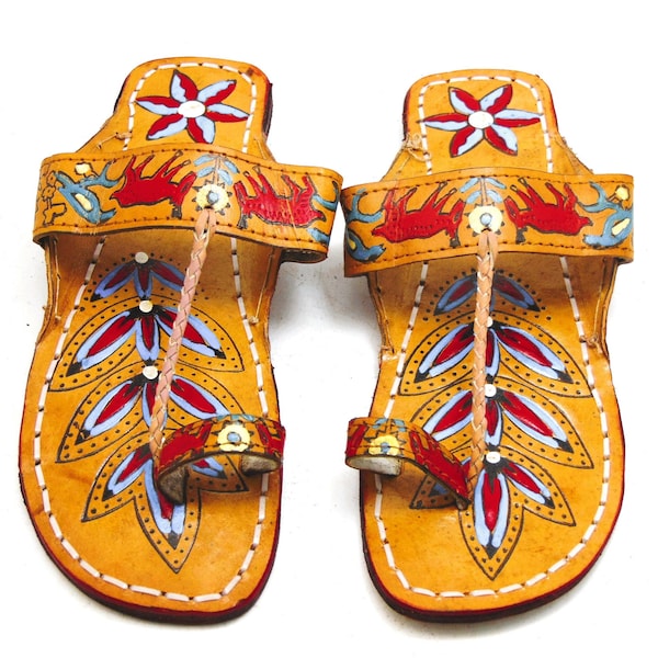 Ethnic Womens Indian Kholapuri Toe strap Leather Chappals/Sandals, Hippie, Jesus Buffalo slides Beachwear.