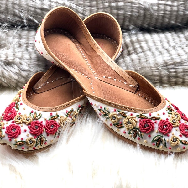 Ethnic Indian genuine leather Bridal shoes with embroidery Juti Khussa sandals flats slip on