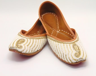 Ethnic Indian genuine leather Bridal shoes with embroidery Juti Khussa sandals flats slip on