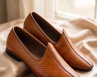 Men's Tan Jutti Khussa Mojari Shoes: Indian Ethnic Design