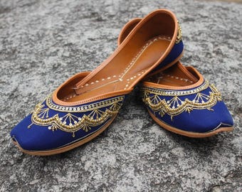Ethnic Indian genuine leather Bridal shoes with embroidery Juti Khussa sandals flats slip on