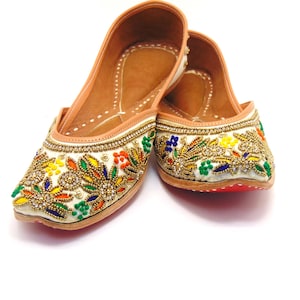 Ethnic Indian genuine leather handstitched shoes with embroidery Juti Khussa sandals flats slip on