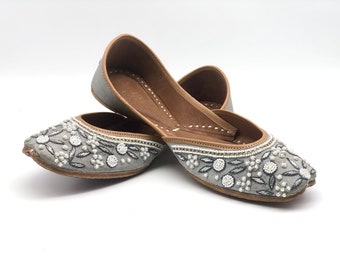 Ethnic Indian genuine leather Bridal shoes with embroidery Juti Khussa sandals flats slip on