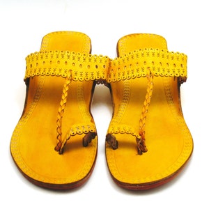 Ethnic Women Indian Kholapuri Toe strap Leather Chappals/Sandals, Hippie, Jesus Buffalo slides Beachwear.
