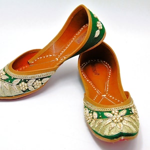 Ethnic Indian genuine leather Bridal shoes with embroidery Juti Khussa sandals flats slip on