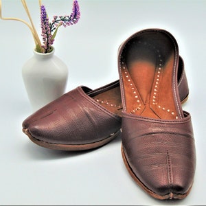 Ethnic Indian genuine leather men shoes  Juti Khussa sandals flats slip on Mojari