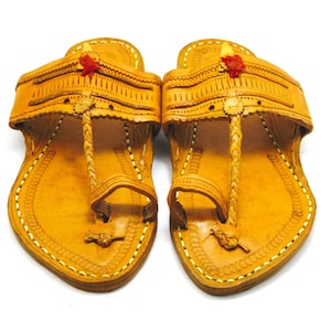 Ethnic unisex Indian Kholapuri Toe strap Leather Chappals/Sandals, Hippie, Jesus Buffalo slides Beachwear.