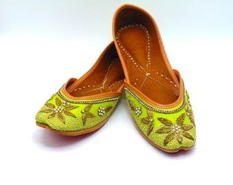 Ethnic Indian genuine leather Bridal shoes with embroidery Jutti Khussa sandals flats slip on