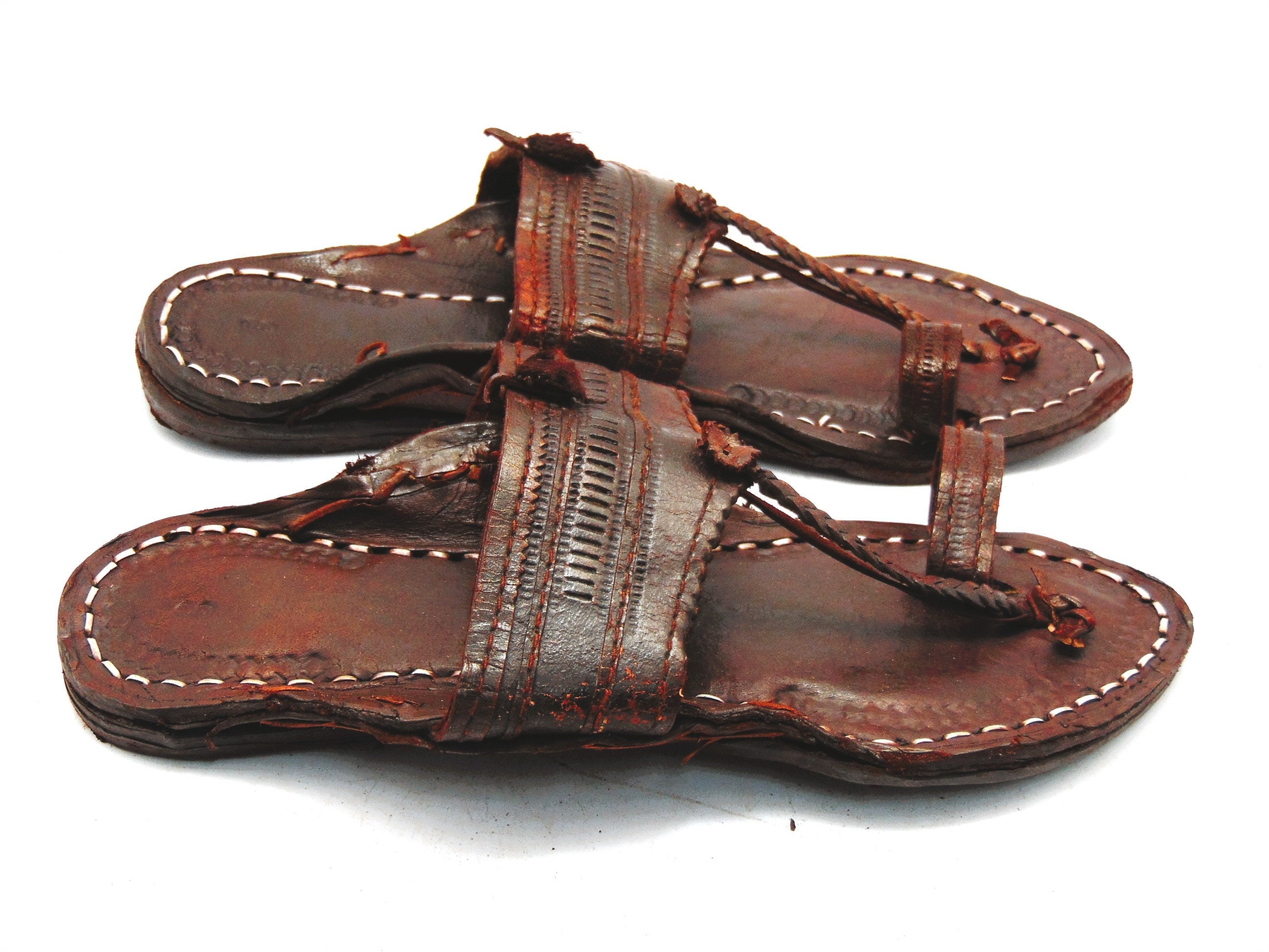 Ethnic Unisex Indian Kholapuri Toe Strap Leather Chappals 