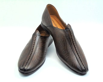 Men's Brown Juti Khussa Mojari Shoes: Ethnic Indian Design
