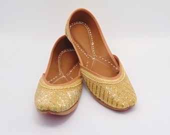 Ethnische indische Brautschuhe aus echtem Leder mit Stickerei Juti Khussa Sandalen Wohnungen Slip auf