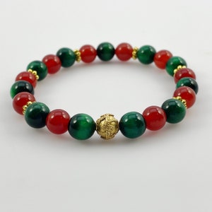 Christmas bracelet, Red and Green bracelet, Carnelian bracelet, Holiday jewelry, stretch bracelet, stacking bracelet