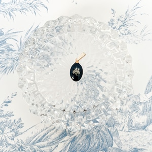 Pressed flower necklace pendant