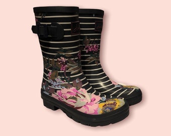 Rubber boots by Tom Jules made of 100% rubber with floral print