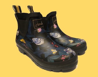 Rubber boots, Funky Wellies, Tom Jules, 100% rubber, vegan, flowers, butterfly, rainwear, wellington boots, rainy weather, festival