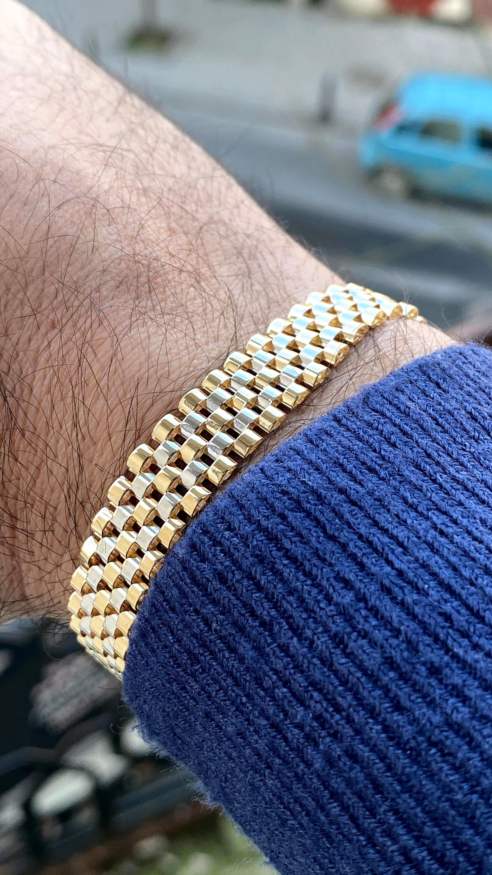 are rolex bracelets solid gold